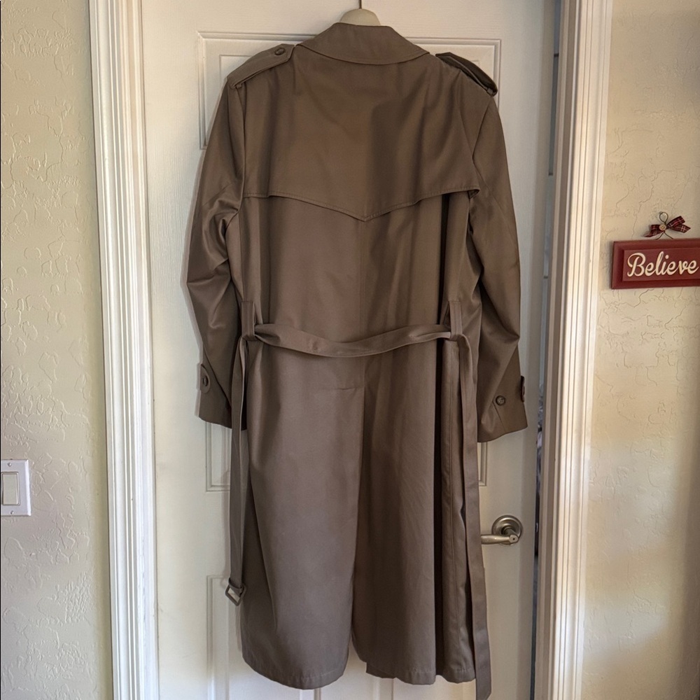 VTG Towne by London Fog Trench Coat w/zipper out lining.. 44L Like New - Picture 7 of 9